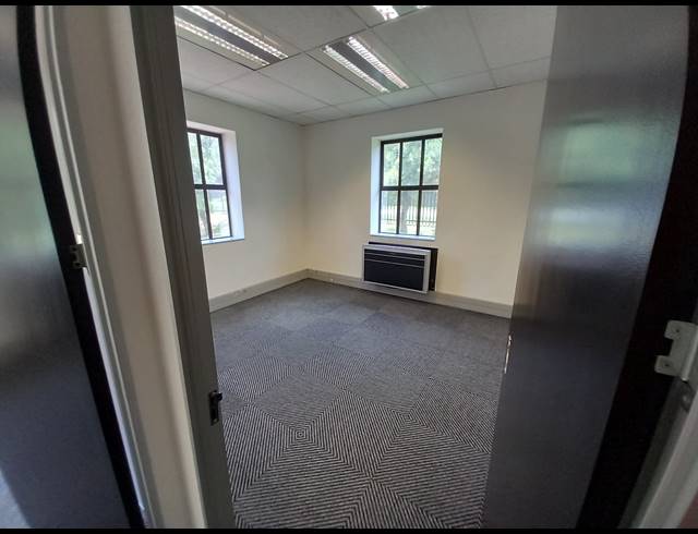 631M² OFFICE TO LET IN BRYANSTON